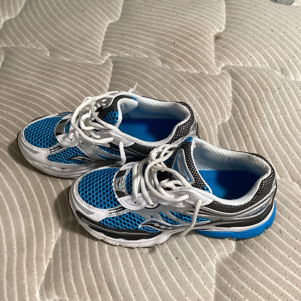 Saucony Blue and White Sneakers with Breathable Mesh